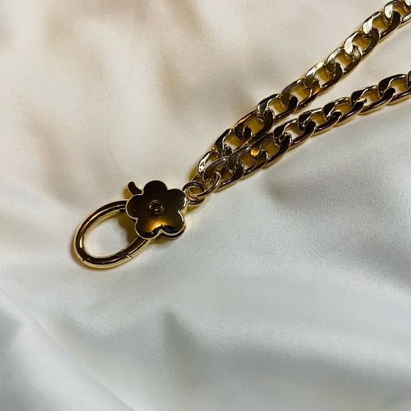 Gold Metal Chain Wristlet Strap - Picture 2 of 3